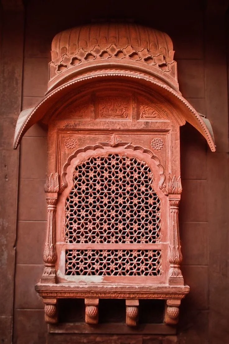 Jharokha with Geometric Star Jali
